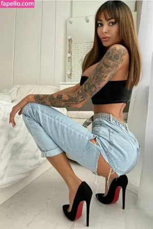 alena-omovich thumbnail #1591810