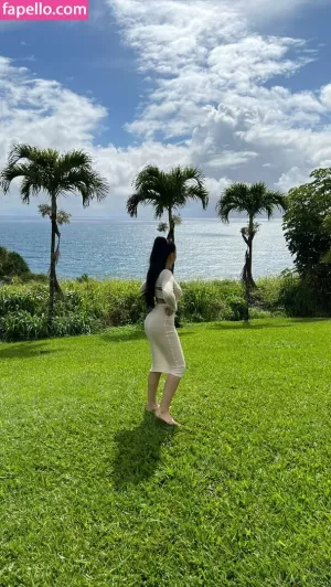 bella-poarch thumbnail #129798