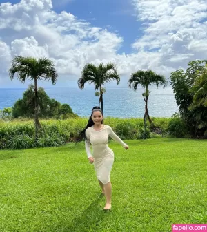 bella-poarch thumbnail #129795