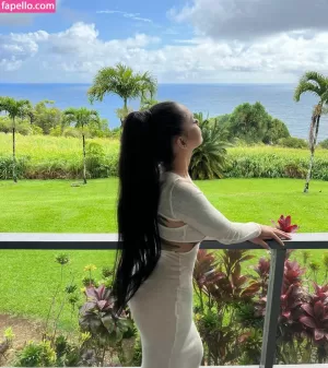 bella-poarch thumbnail #129794