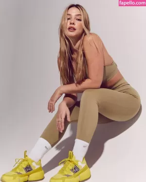 madelyn-cline thumbnail #148495